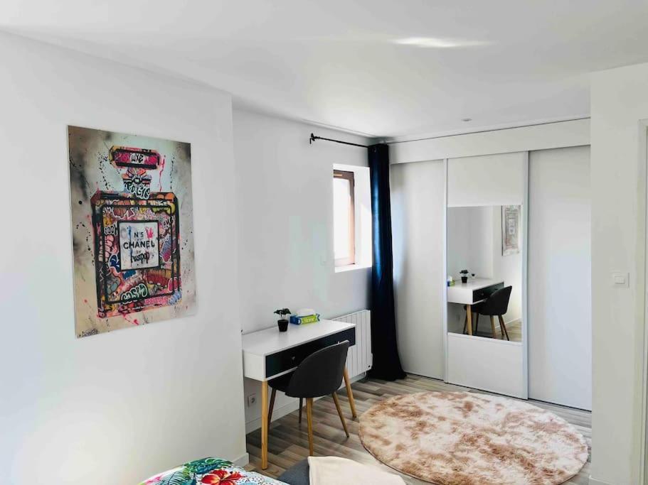 La Perle Apartment Montargis Exterior photo