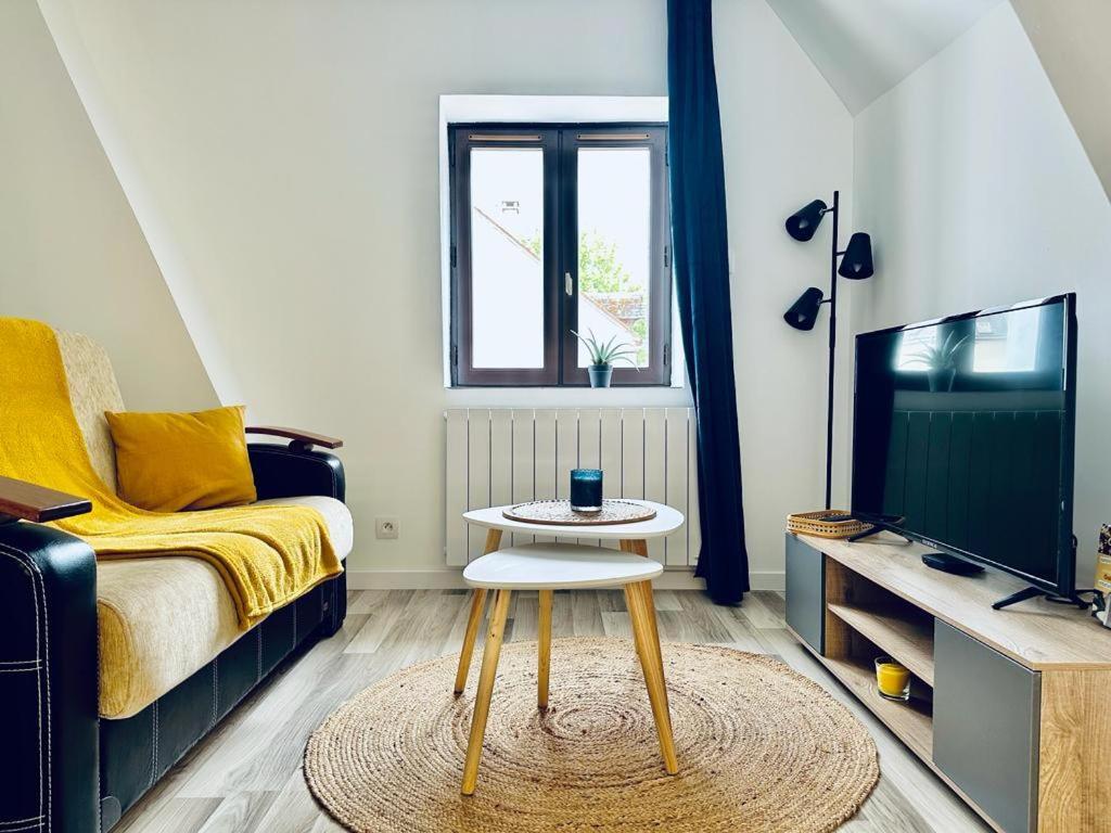 La Perle Apartment Montargis Exterior photo